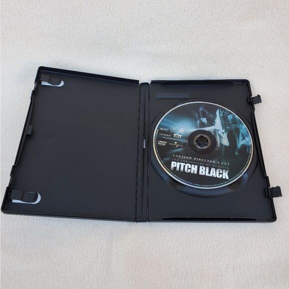 Pitch Black and Chronicles of Riddick DVD Bundle - Picture 4 of 10